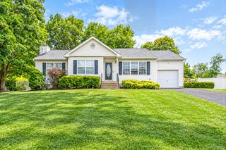 23 School Street, Lake Ronkonkoma, NY 11779