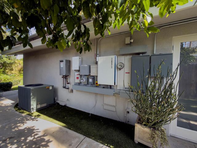 1156 E Cactus Road, Palm Springs, CA 92264