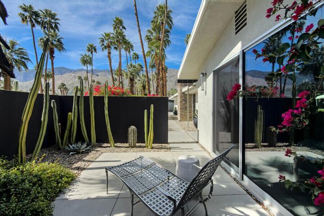 1156 E Cactus Road, Palm Springs, CA 92264