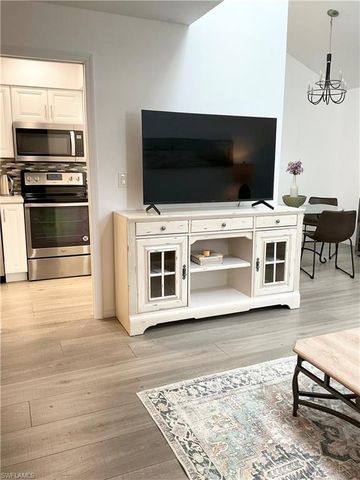 964 8th Ave S # B-2 # 2, Naples, FL 34102