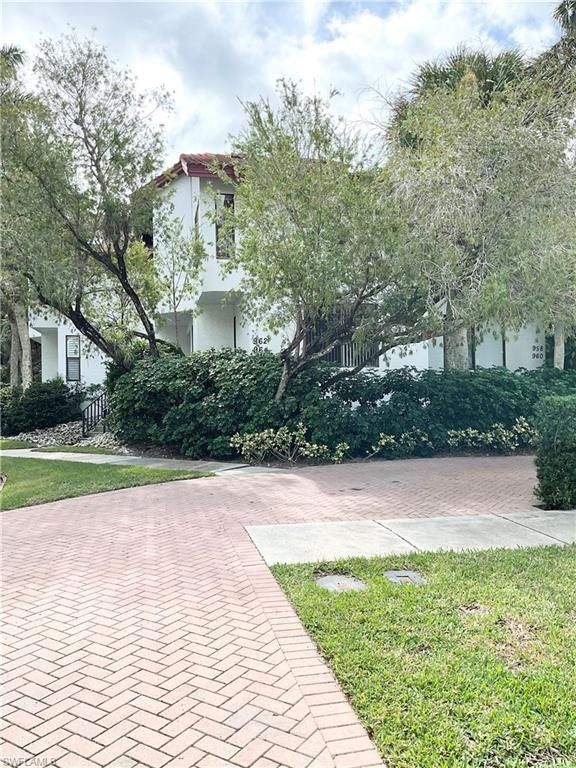 964 8th Ave S # B-2 # 2, Naples, FL 34102