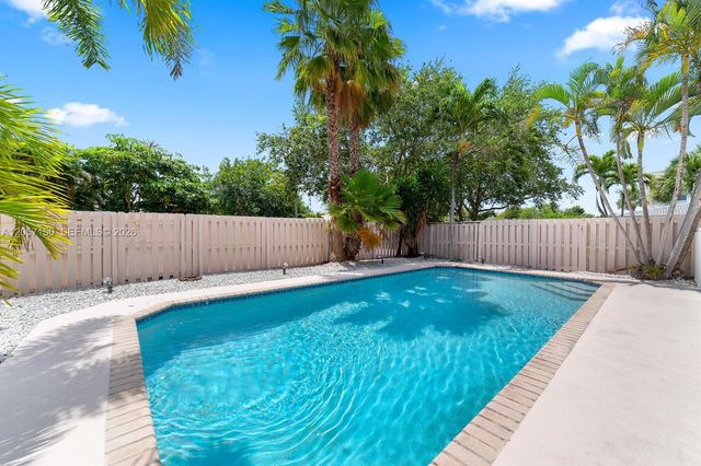 4521 NE 21st Avenue 1, Fort Lauderdale, FL 33308