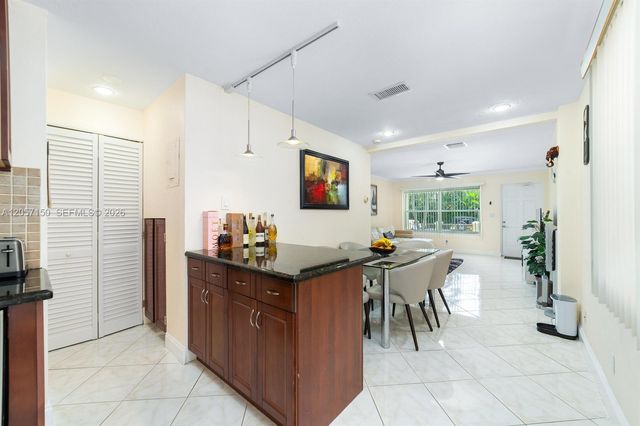 4521 NE 21st Avenue 1, Fort Lauderdale, FL 33308