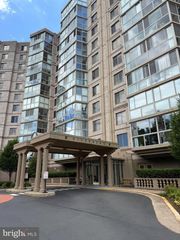 19385 CYPRESS RIDGE TER #809, Leesburg, VA 20176