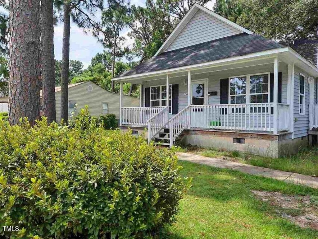 1705 Seabrook Road, Fayetteville, NC 28301