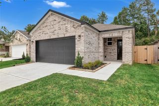 211 Intrepid Trail, Magnolia, TX 77354