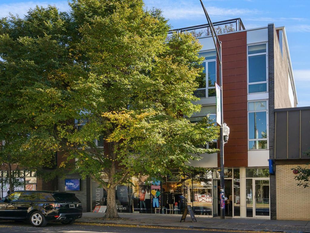2041 W ROSCOE Street PH, Chicago, IL 60618 — exterior