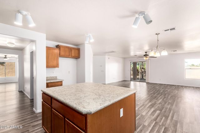 1272 W PINKLEY Avenue, Coolidge, AZ 85128