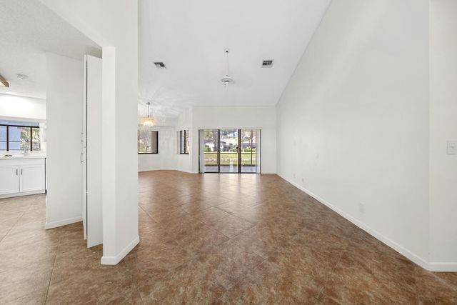 9415 Chelsea Drive N, Plantation, FL 33324