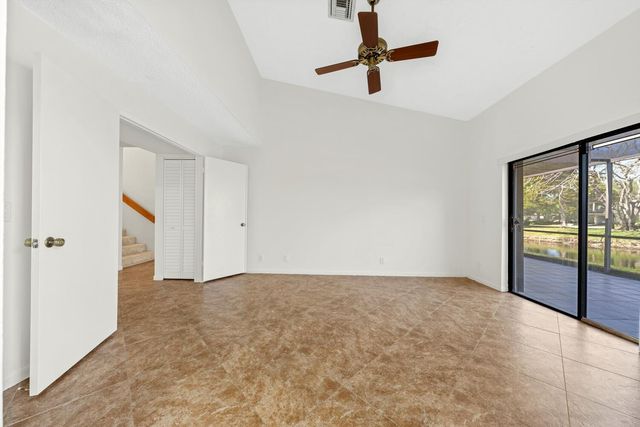 9415 Chelsea Drive N, Plantation, FL 33324
