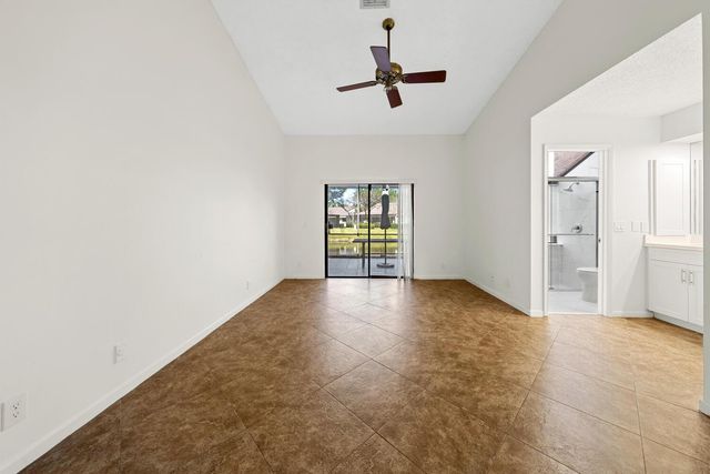 9415 Chelsea Drive N, Plantation, FL 33324