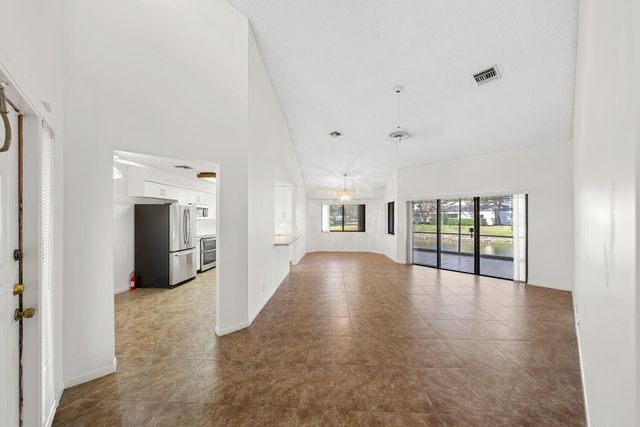 9415 Chelsea Drive N, Plantation, FL 33324