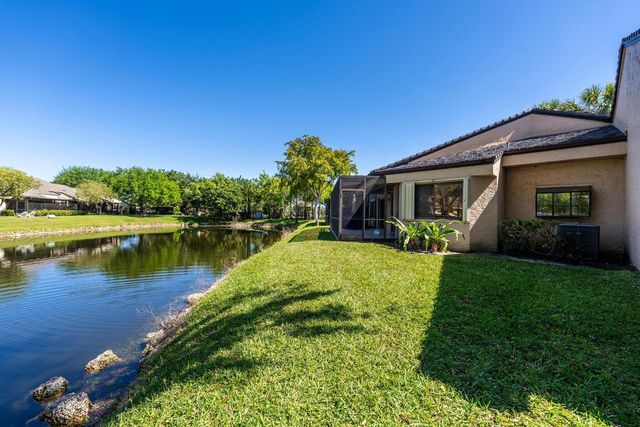 9415 Chelsea Drive N, Plantation, FL 33324