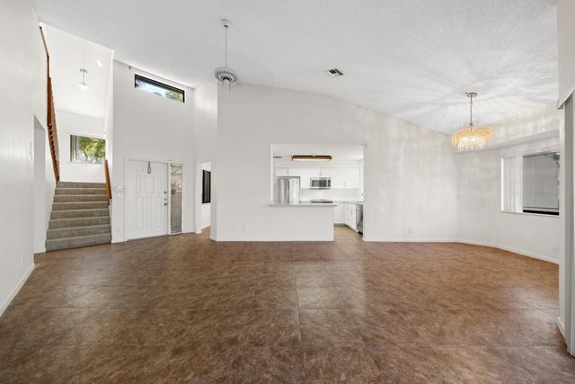 9415 Chelsea Drive N, Plantation, FL 33324