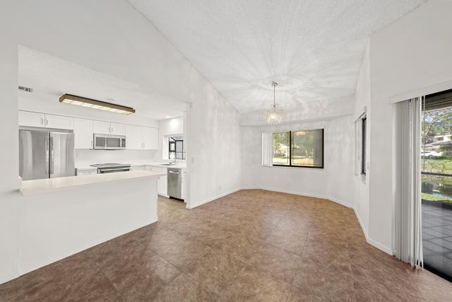 9415 Chelsea Drive N, Plantation, FL 33324