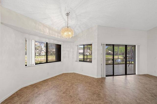 9415 Chelsea Drive N, Plantation, FL 33324