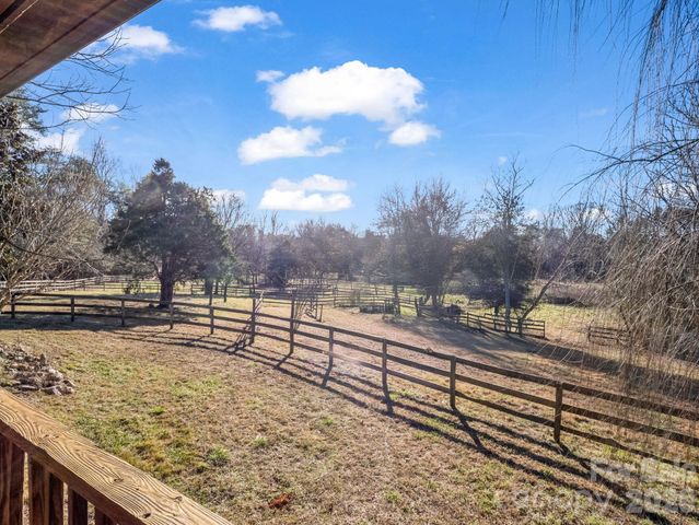 3205 Collinsville Road, Columbus, NC 28722