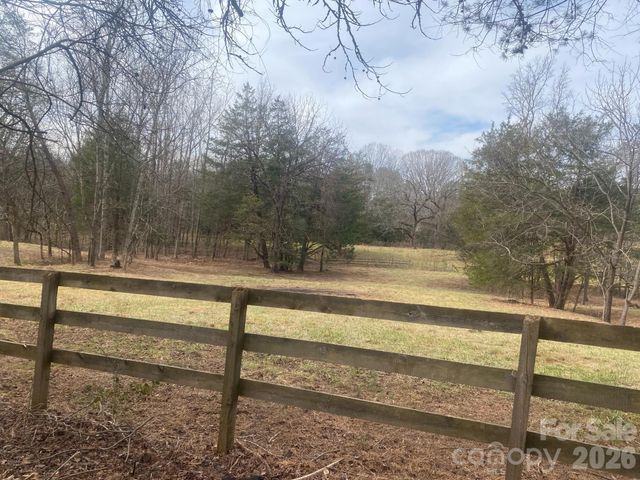 3205 Collinsville Road, Columbus, NC 28722