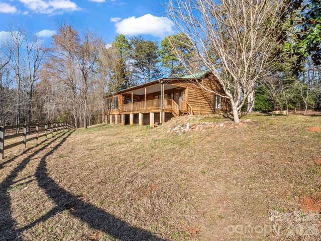 3205 Collinsville Road, Columbus, NC 28722