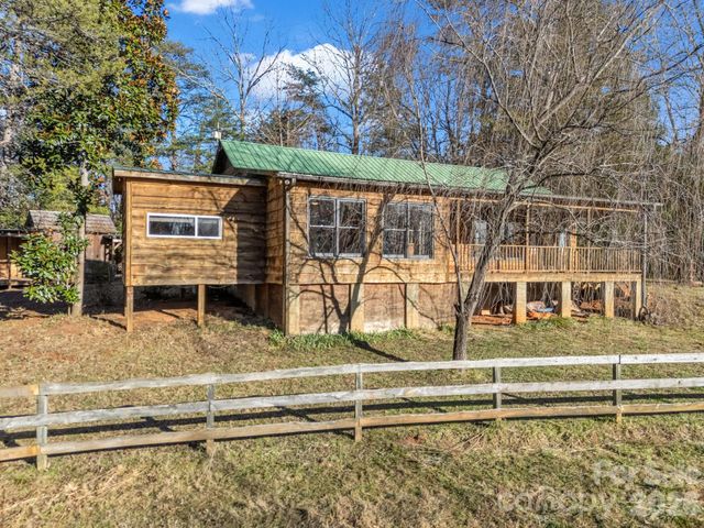 3205 Collinsville Road, Columbus, NC 28722