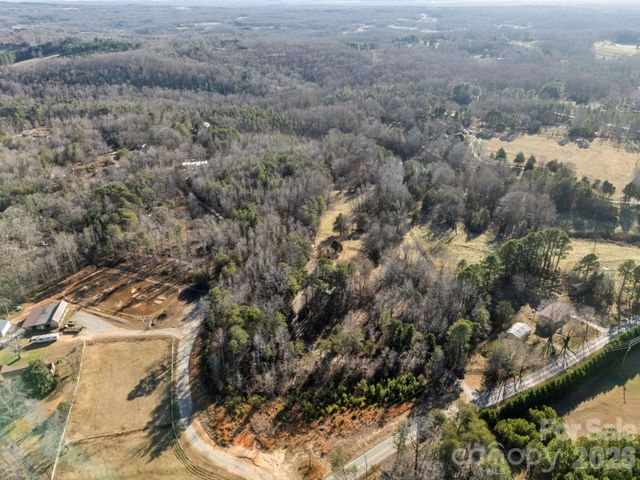 3205 Collinsville Road, Columbus, NC 28722