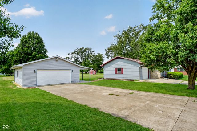 8505 S Bronco Drive, Daleville, IN 47334