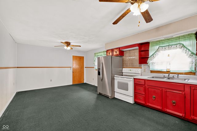 8505 S Bronco Drive, Daleville, IN 47334