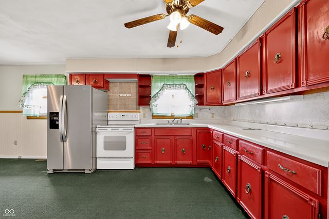 8505 S Bronco Drive, Daleville, IN 47334
