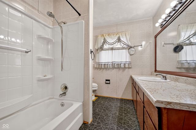 8505 S Bronco Drive, Daleville, IN 47334