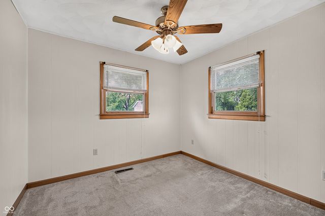 8505 S Bronco Drive, Daleville, IN 47334