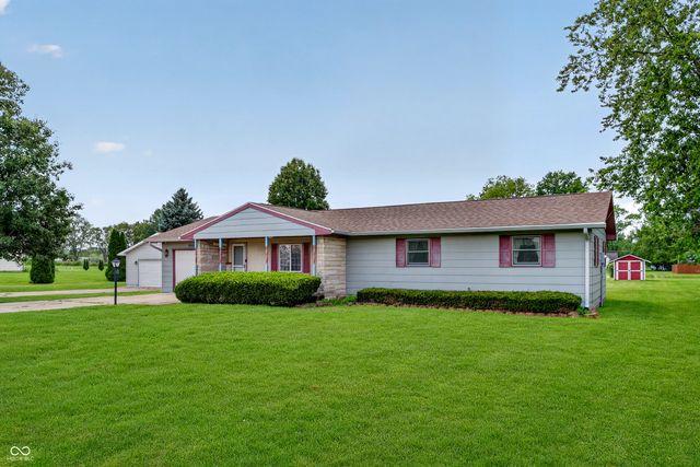 8505 S Bronco Drive, Daleville, IN 47334