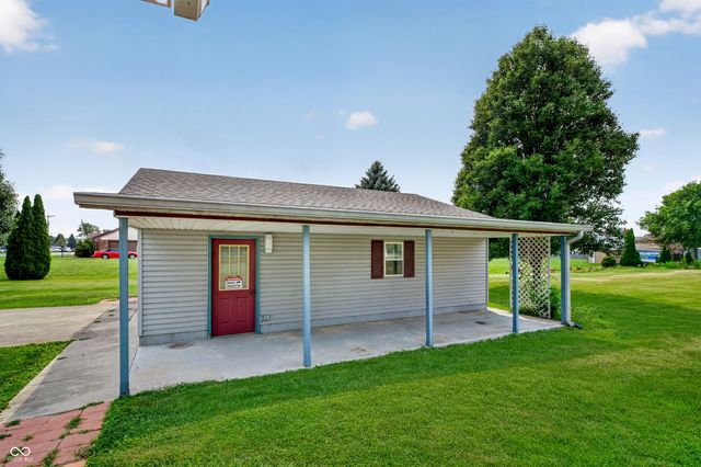 8505 S Bronco Drive, Daleville, IN 47334