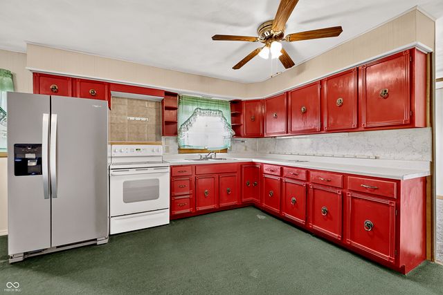 8505 S Bronco Drive, Daleville, IN 47334