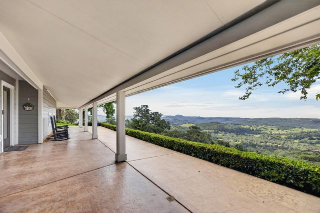 8950 W Butte Mountain Ln, Jackson, CA 95642