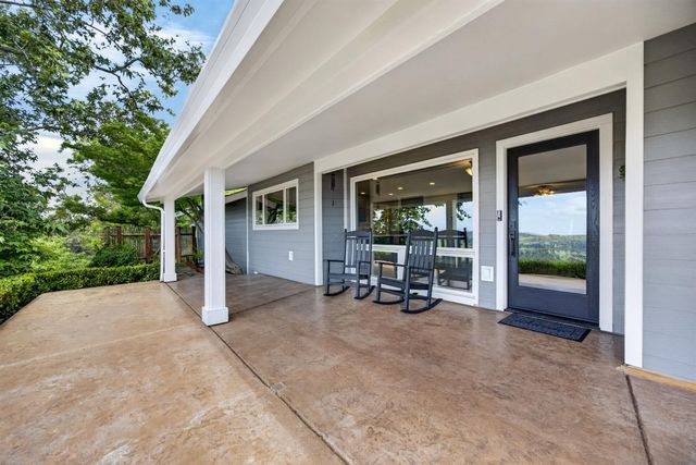 8950 W Butte Mountain Ln, Jackson, CA 95642
