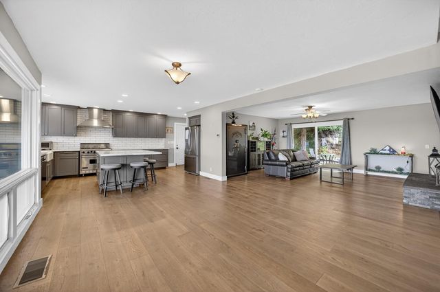 8950 W Butte Mountain Ln, Jackson, CA 95642
