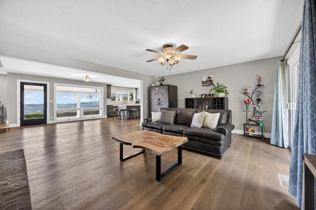 8950 W Butte Mountain Ln, Jackson, CA 95642