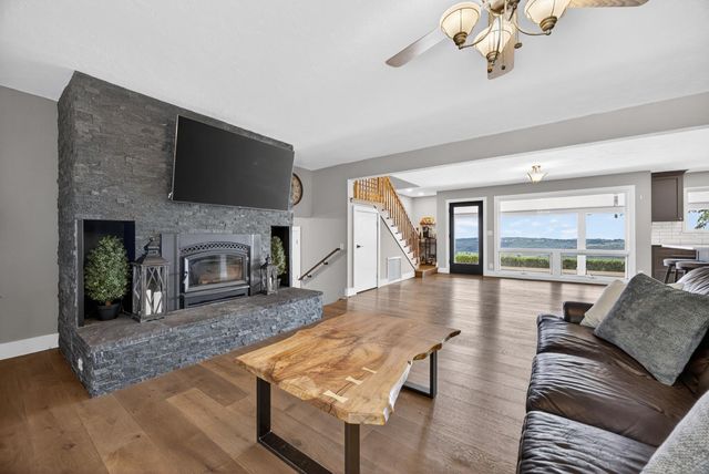 8950 W Butte Mountain Ln, Jackson, CA 95642