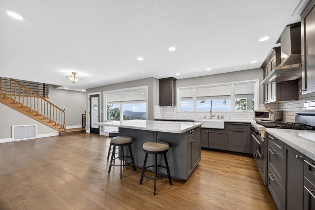 8950 W Butte Mountain Ln, Jackson, CA 95642