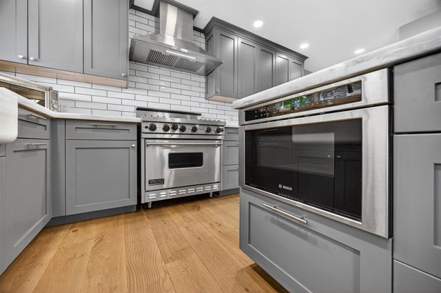 8950 W Butte Mountain Ln, Jackson, CA 95642