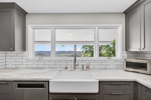8950 W Butte Mountain Ln, Jackson, CA 95642