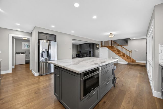 8950 W Butte Mountain Ln, Jackson, CA 95642
