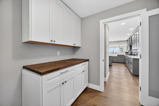 8950 W Butte Mountain Ln, Jackson, CA 95642