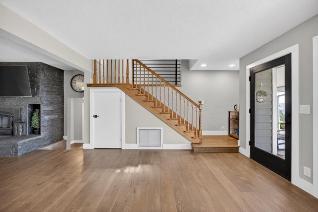 8950 W Butte Mountain Ln, Jackson, CA 95642