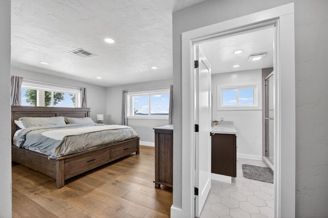 8950 W Butte Mountain Ln, Jackson, CA 95642