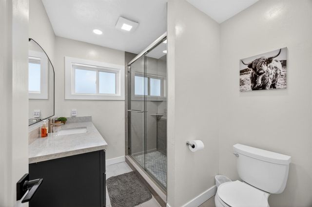 8950 W Butte Mountain Ln, Jackson, CA 95642