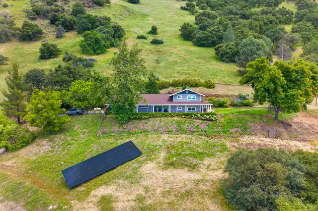 8950 W Butte Mountain Ln, Jackson, CA 95642