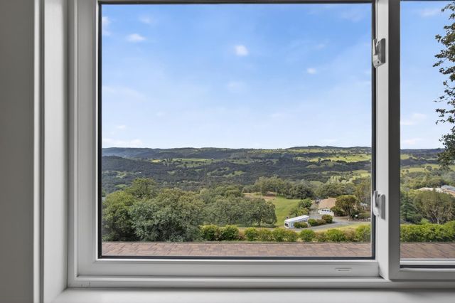 8950 W Butte Mountain Ln, Jackson, CA 95642