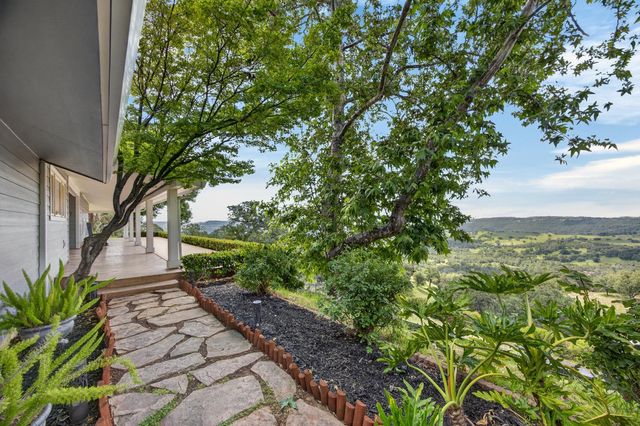 8950 W Butte Mountain Ln, Jackson, CA 95642