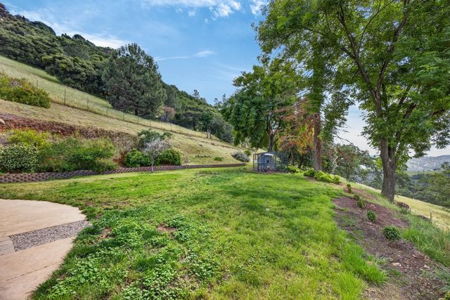 8950 W Butte Mountain Ln, Jackson, CA 95642